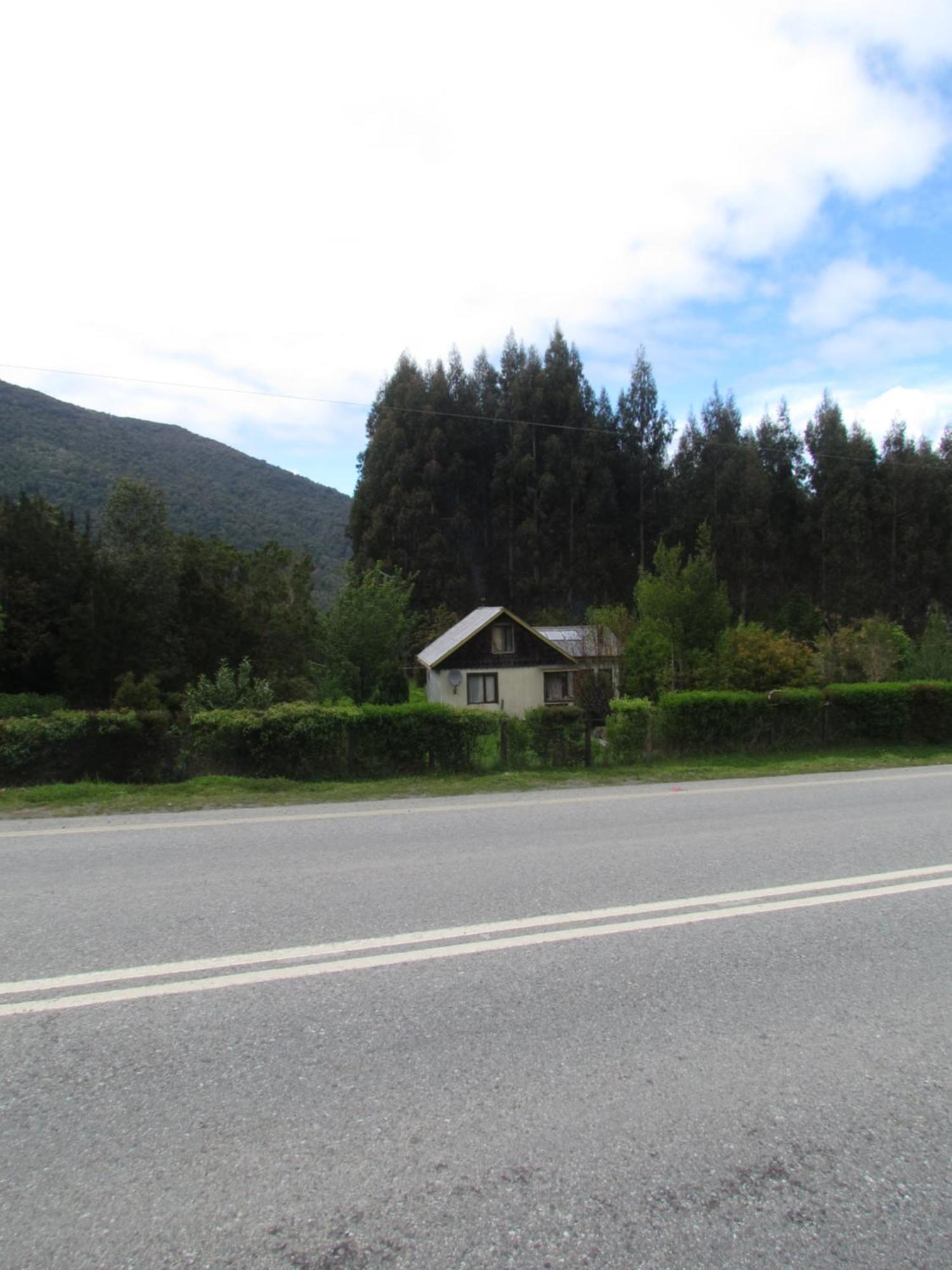 Hosteria Antupiren Hornopiren Buitenkant foto