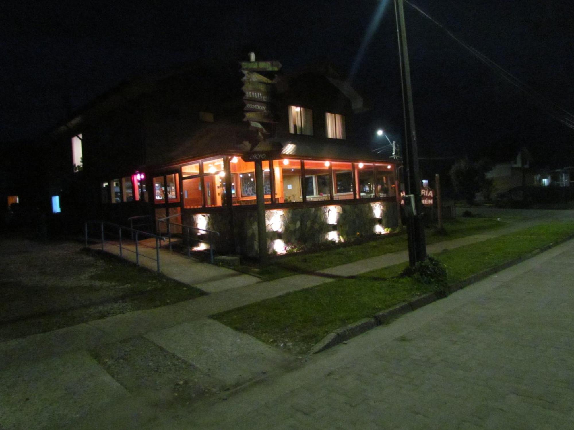 Hosteria Antupiren Hornopiren Buitenkant foto