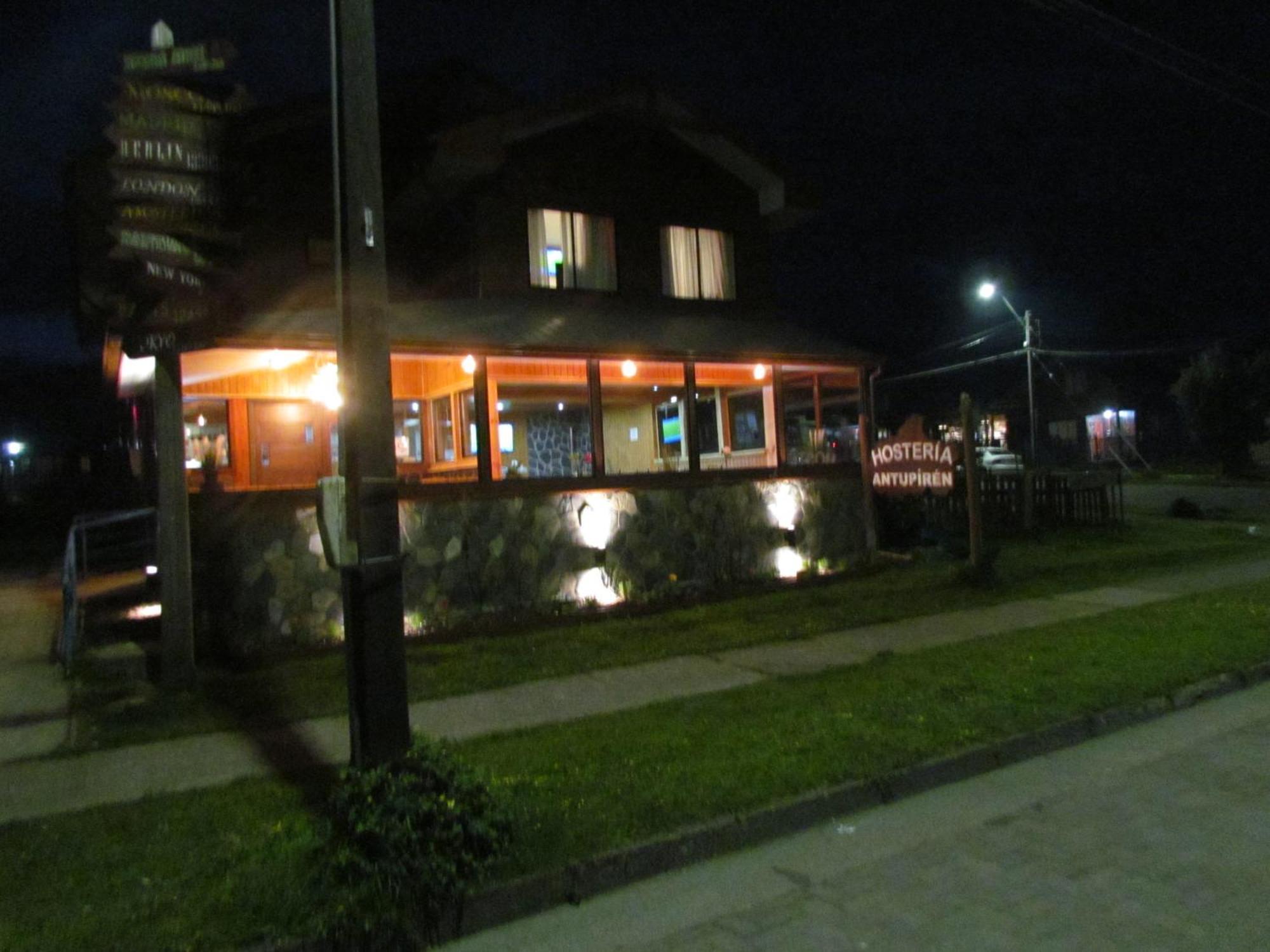 Hosteria Antupiren Hornopiren Buitenkant foto
